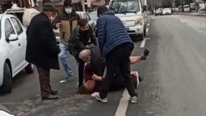 Sokak ortasında kadına şiddet rezaleti! Dehşet anları kamerada